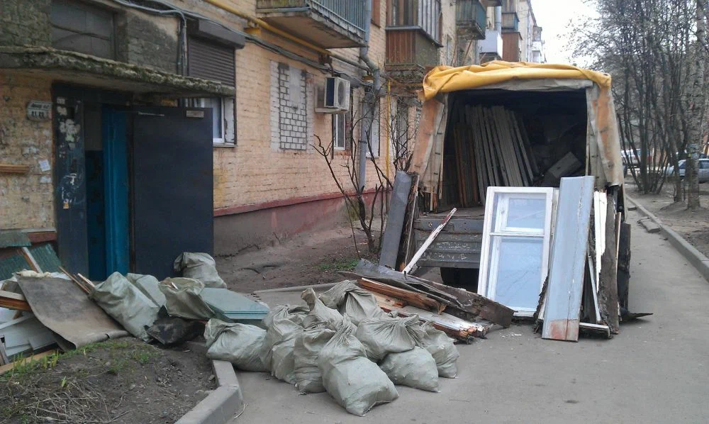 Вывоз мусора после ремонта в Хабаровске от ПроМусор — цены от 4630 руб., быстро и недорого