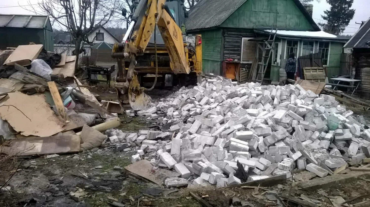 Вывоз мусора после сноса здания в Хабаровске от ПроМусор – цена от 5144 руб., утилизация и уборка стройотходов
