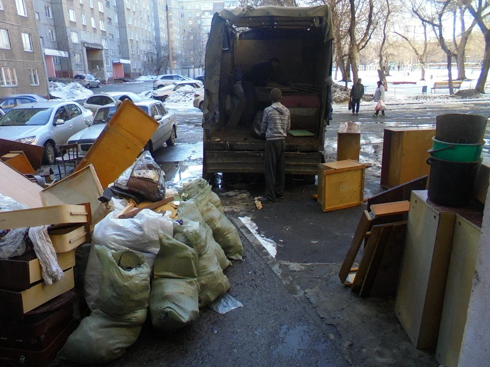 Вывоз мусора из подвала с утилизацией в Хабаровске в октябре