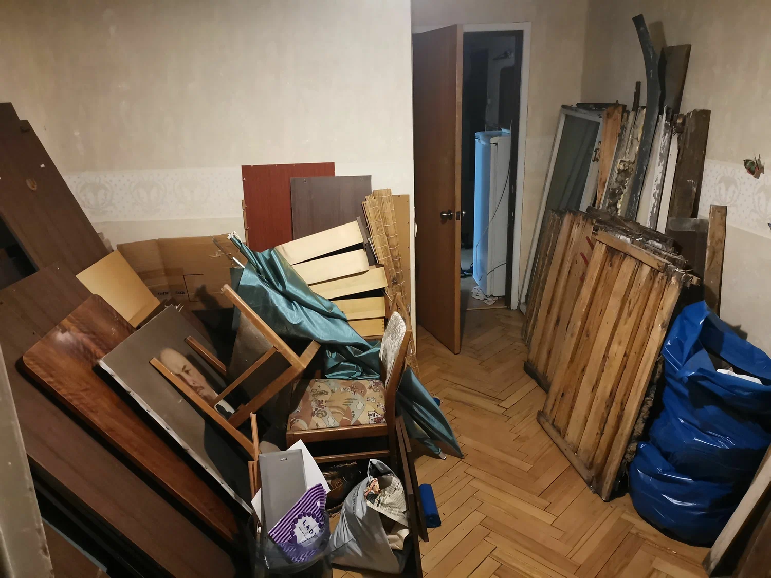 Демонтаж мебели с вывозом и утилизацией в Хабаровске в октябре
