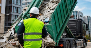 Вывоз строительного мусора в Хабаровске: услуги лицензированной компании — ПроМусор